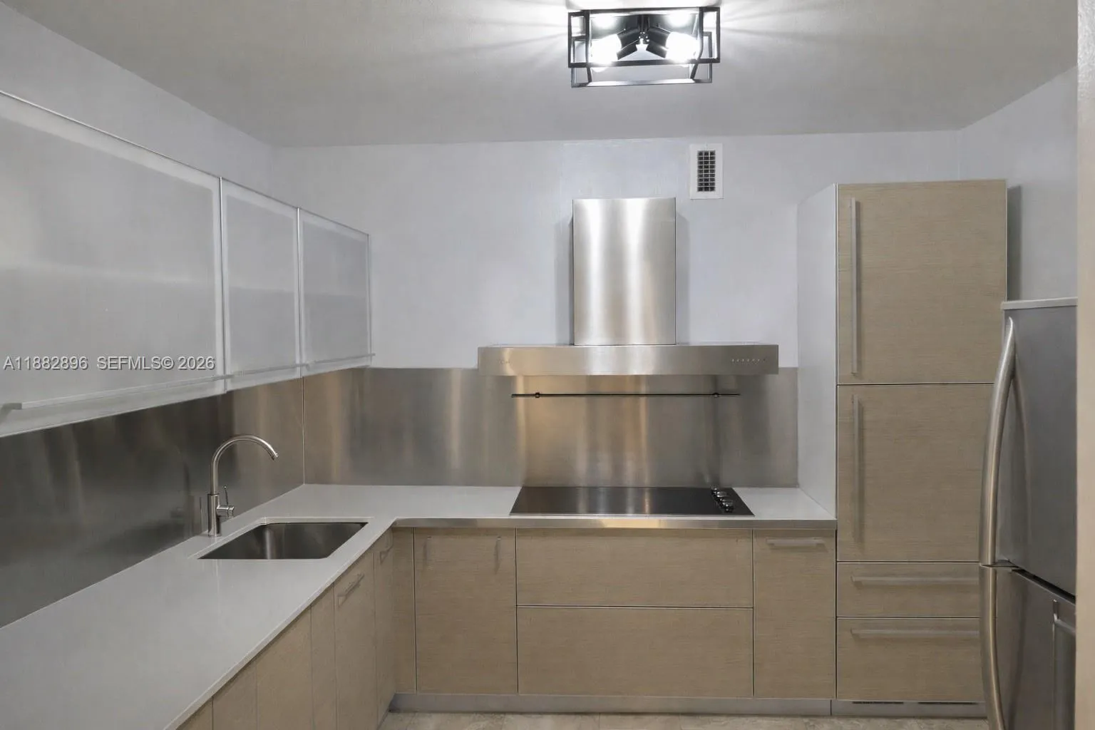 5700 Collins Ave 3m, Miami Beach, Florida 33140, Miami Beach, Florida 33140, 1 Bedroom Bedrooms, ,1 BathroomBathrooms,Residential,For Sale,5700 Collins Ave 3m, Miami Beach, Florida 33140,A11882896