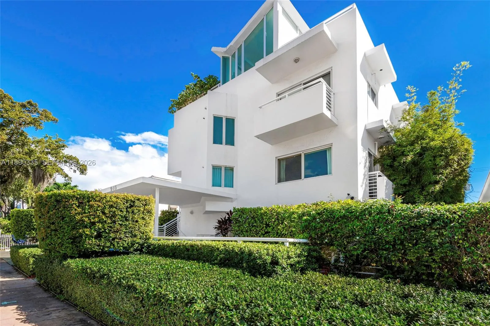 945 Jefferson Ave 103, Miami Beach, Florida 33139, Miami Beach, Florida 33139, 2 Bedrooms Bedrooms, ,2 BathroomsBathrooms,Residential,For Sale,945 Jefferson Ave 103, Miami Beach, Florida 33139,A11890335