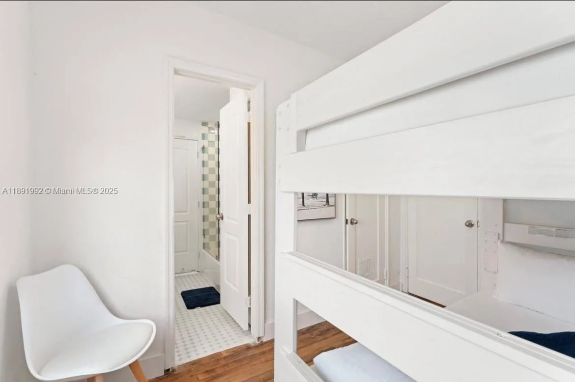 7721 Harding Ave 4, Miami Beach, Florida 33141, Miami Beach, Florida 33141, 2 Bedrooms Bedrooms, ,1 BathroomBathrooms,Residential Lease,For Rent,7721 Harding Ave 4, Miami Beach, Florida 33141,A11891992