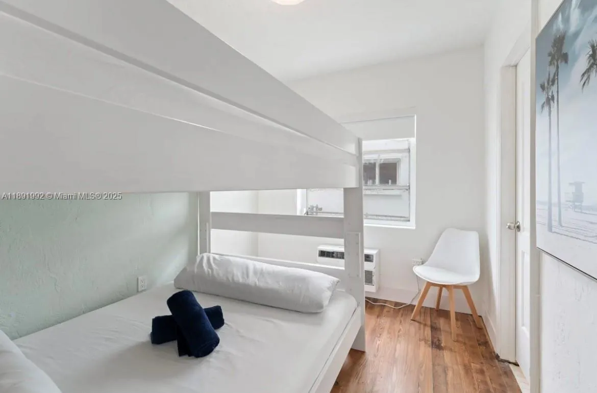 7721 Harding Ave 4, Miami Beach, Florida 33141, Miami Beach, Florida 33141, 2 Bedrooms Bedrooms, ,1 BathroomBathrooms,Residential Lease,For Rent,7721 Harding Ave 4, Miami Beach, Florida 33141,A11891992