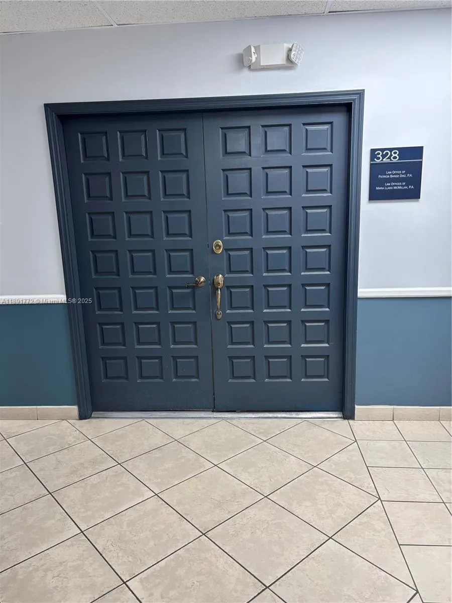 717 Ponce De Leon Blvd 328, Coral Gables, Florida, Coral Gables, Florida 33134, ,Commercial Sale,For Sale,717 Ponce De Leon Blvd 328, Coral Gables, Florida ,A11891772