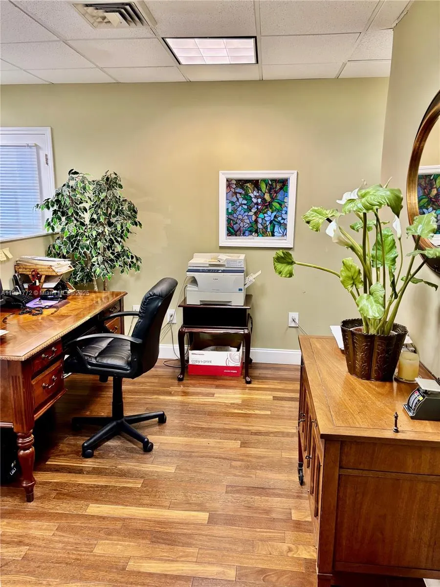 717 Ponce De Leon Blvd 328, Coral Gables, Florida, Coral Gables, Florida 33134, ,Commercial Sale,For Sale,717 Ponce De Leon Blvd 328, Coral Gables, Florida ,A11891772