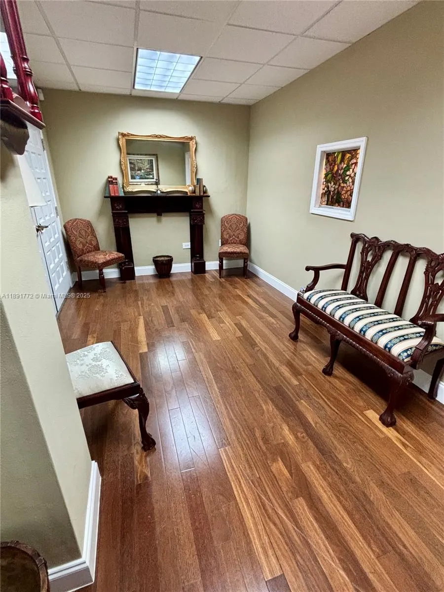 717 Ponce De Leon Blvd 328, Coral Gables, Florida, Coral Gables, Florida 33134, ,Commercial Sale,For Sale,717 Ponce De Leon Blvd 328, Coral Gables, Florida ,A11891772