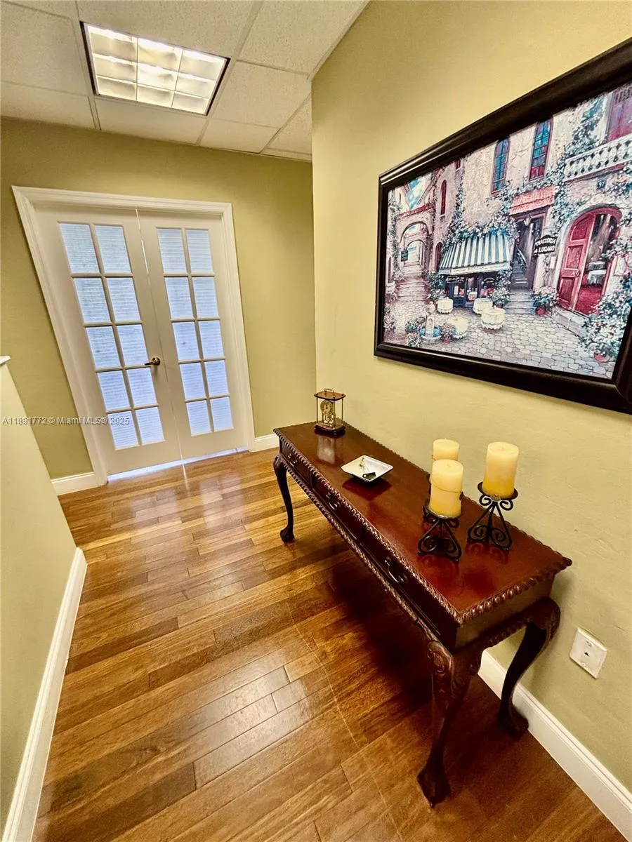 717 Ponce De Leon Blvd 328, Coral Gables, Florida, Coral Gables, Florida 33134, ,Commercial Sale,For Sale,717 Ponce De Leon Blvd 328, Coral Gables, Florida ,A11891772