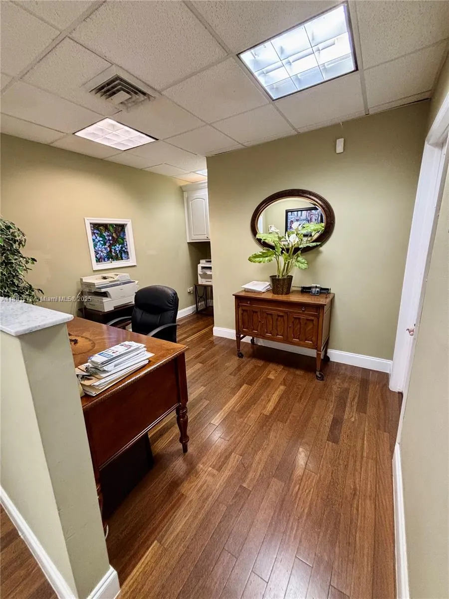 717 Ponce De Leon Blvd 328, Coral Gables, Florida, Coral Gables, Florida 33134, ,Commercial Sale,For Sale,717 Ponce De Leon Blvd 328, Coral Gables, Florida ,A11891772