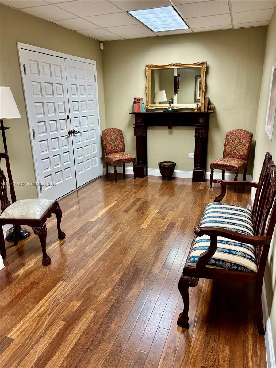 717 Ponce De Leon Blvd 328, Coral Gables, Florida, Coral Gables, Florida 33134, ,Commercial Sale,For Sale,717 Ponce De Leon Blvd 328, Coral Gables, Florida ,A11891772