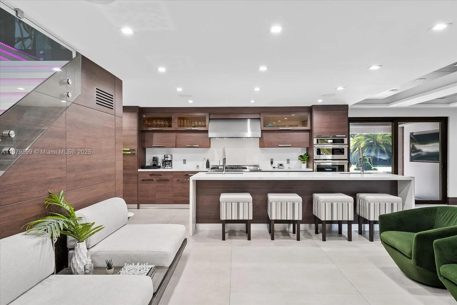 280 Ne 156th St, Miami, Florida 33162, Miami, Florida 33162, 6 Bedrooms Bedrooms, ,5 BathroomsBathrooms,Residential Lease,For Rent,280 Ne 156th St, Miami, Florida 33162,A11879599