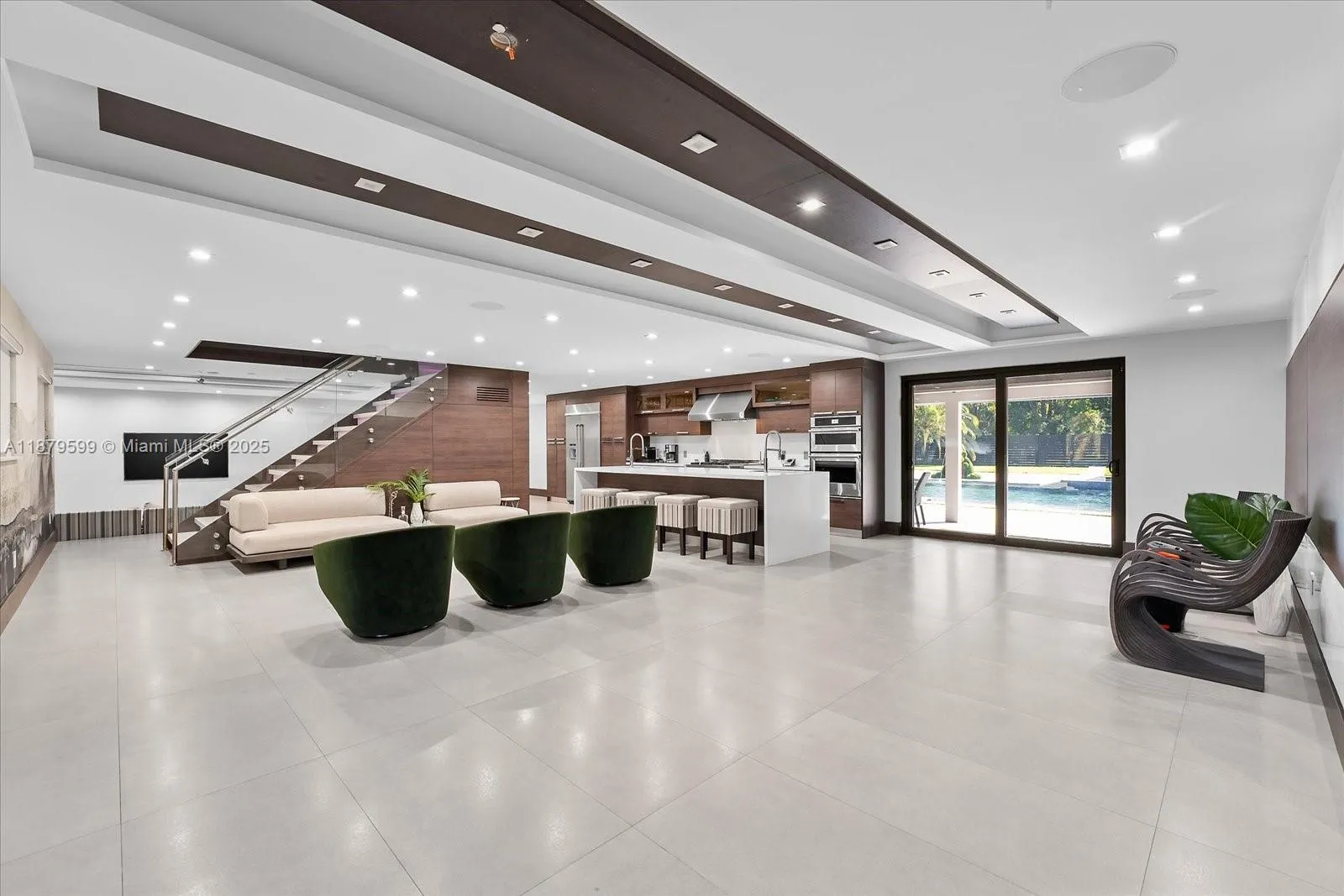 280 Ne 156th St, Miami, Florida 33162, Miami, Florida 33162, 6 Bedrooms Bedrooms, ,5 BathroomsBathrooms,Residential Lease,For Rent,280 Ne 156th St, Miami, Florida 33162,A11879599