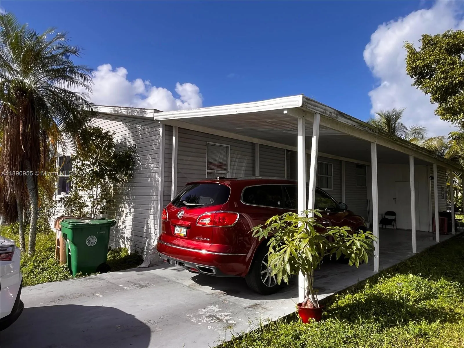 909 Sw 131 Way, Davie, Florida 33325, Davie, Florida 33325, 3 Bedrooms Bedrooms, ,2 BathroomsBathrooms,Residential,For Sale,909 Sw 131 Way, Davie, Florida 33325,A11890955
