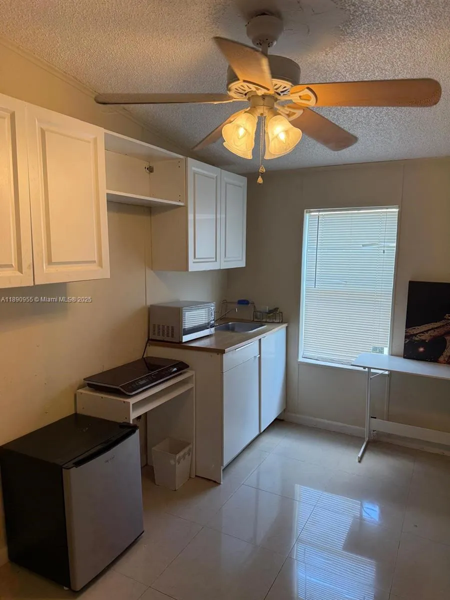 909 Sw 131 Way, Davie, Florida 33325, Davie, Florida 33325, 3 Bedrooms Bedrooms, ,2 BathroomsBathrooms,Residential,For Sale,909 Sw 131 Way, Davie, Florida 33325,A11890955