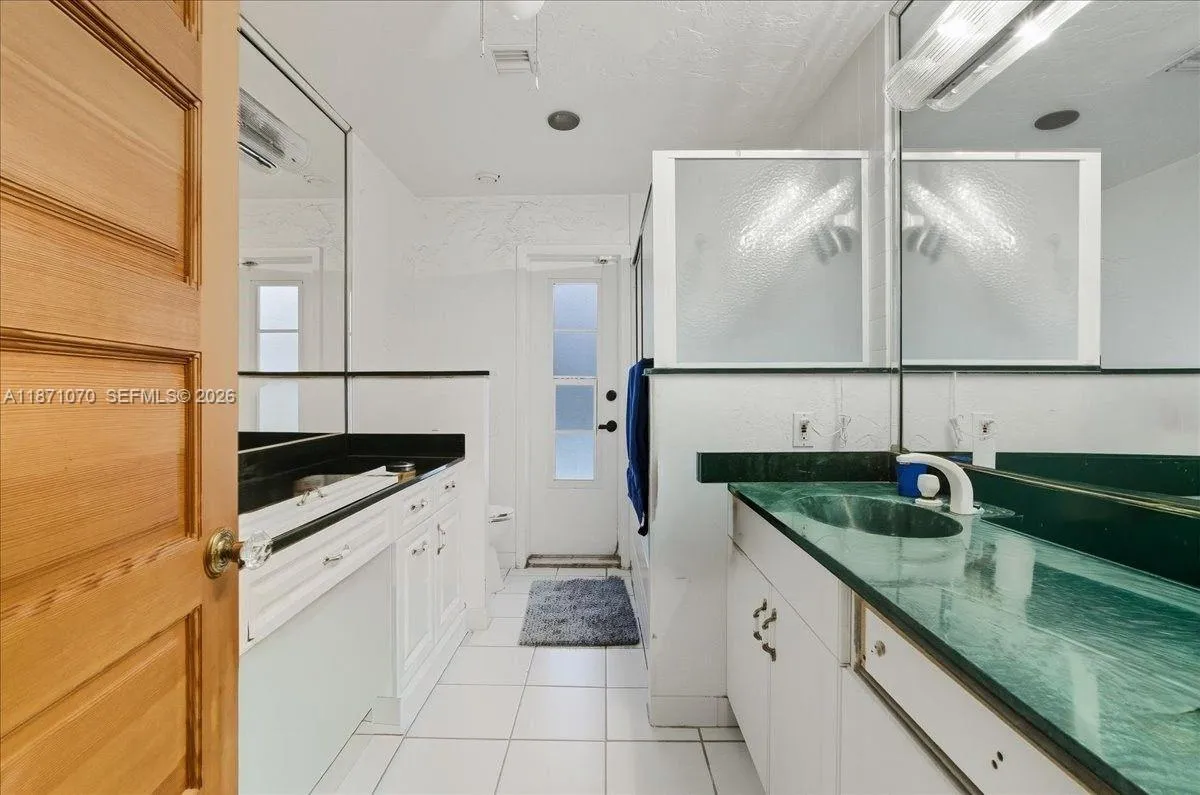 3260 Lakeview Dr, Pompano Beach, Florida 33062, Pompano Beach, Florida 33062, 5 Bedrooms Bedrooms, ,3 BathroomsBathrooms,Residential,For Sale,3260 Lakeview Dr, Pompano Beach, Florida 33062,A11871070