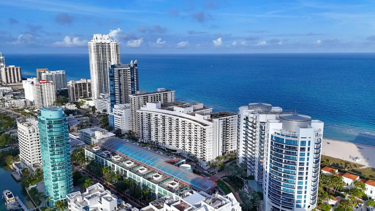 6039 Collins Ave 311, Miami Beach, Florida 33140, Miami Beach, Florida 33140, 2 Bedrooms Bedrooms, ,2 BathroomsBathrooms,Residential Lease,For Rent,6039 Collins Ave 311, Miami Beach, Florida 33140,A11892153