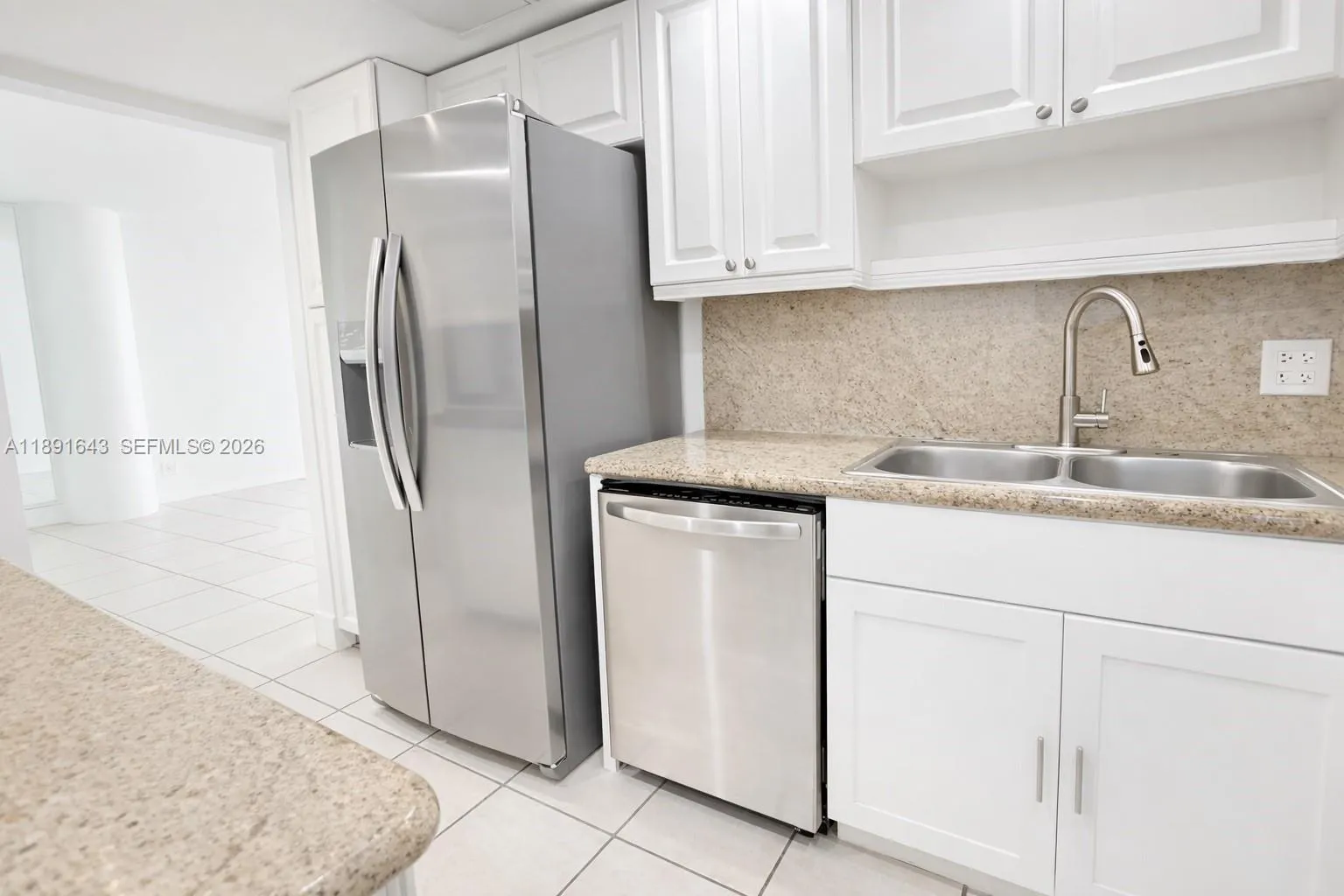 5005 Collins Ave 823, Miami Beach, Florida 33140, Miami Beach, Florida 33140, 1 Bedroom Bedrooms, ,1 BathroomBathrooms,Residential,For Sale,5005 Collins Ave 823, Miami Beach, Florida 33140,A11891643
