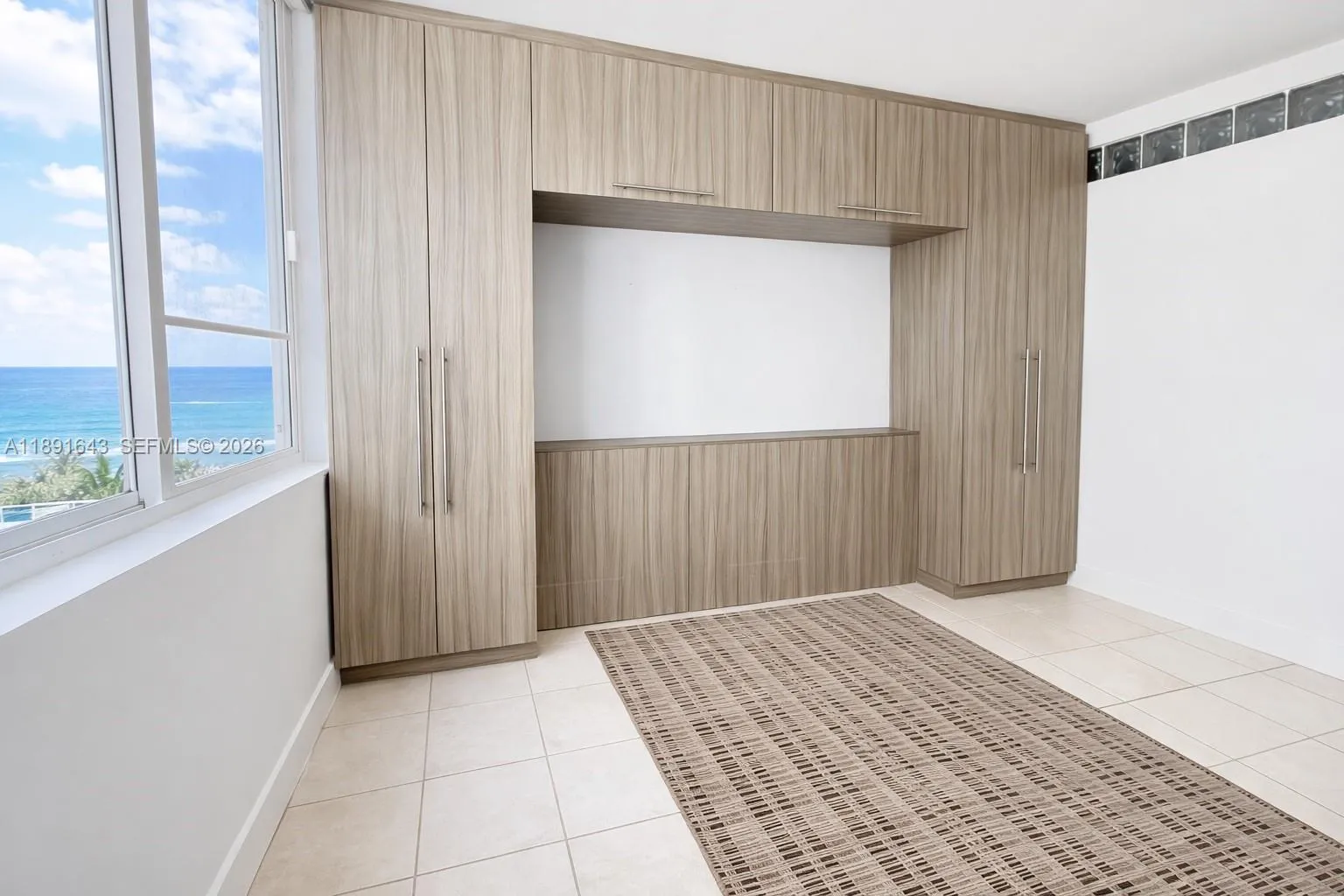 5005 Collins Ave 823, Miami Beach, Florida 33140, Miami Beach, Florida 33140, 1 Bedroom Bedrooms, ,1 BathroomBathrooms,Residential,For Sale,5005 Collins Ave 823, Miami Beach, Florida 33140,A11891643