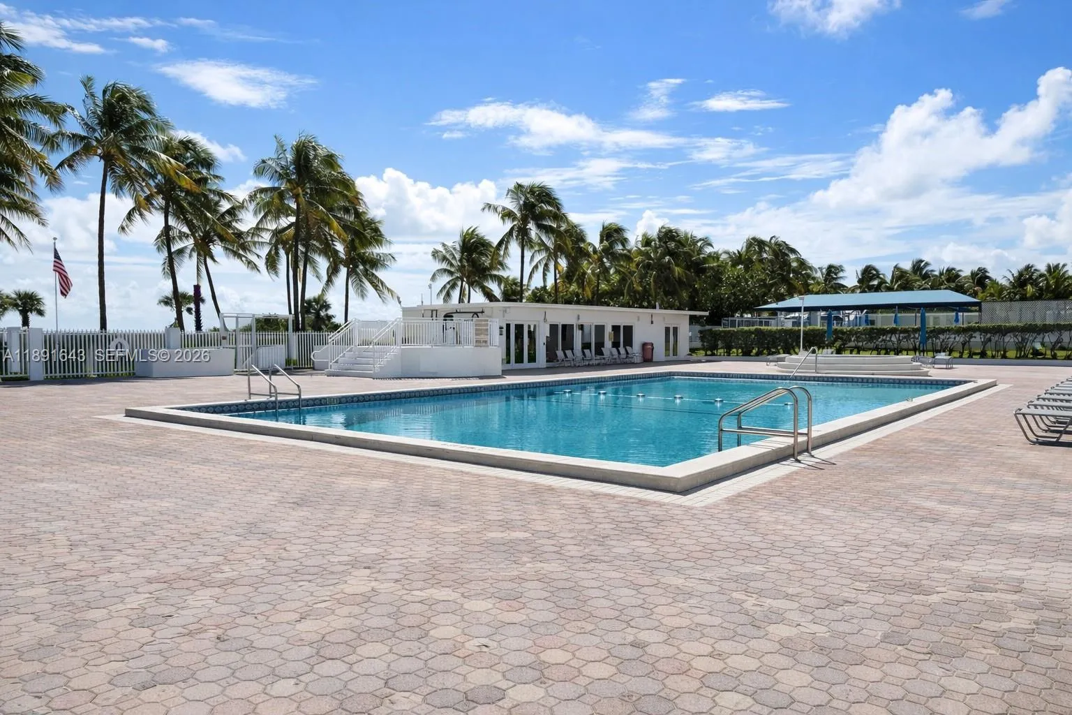 5005 Collins Ave 823, Miami Beach, Florida 33140, Miami Beach, Florida 33140, 1 Bedroom Bedrooms, ,1 BathroomBathrooms,Residential,For Sale,5005 Collins Ave 823, Miami Beach, Florida 33140,A11891643