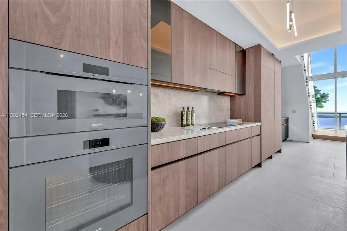 888 Biscayne Blvd Ph 5704, Miami, Florida 33132, Miami, Florida 33132, 3 Bedrooms Bedrooms, ,3 BathroomsBathrooms,Residential,For Sale,888 Biscayne Blvd Ph 5704, Miami, Florida 33132,A11892454