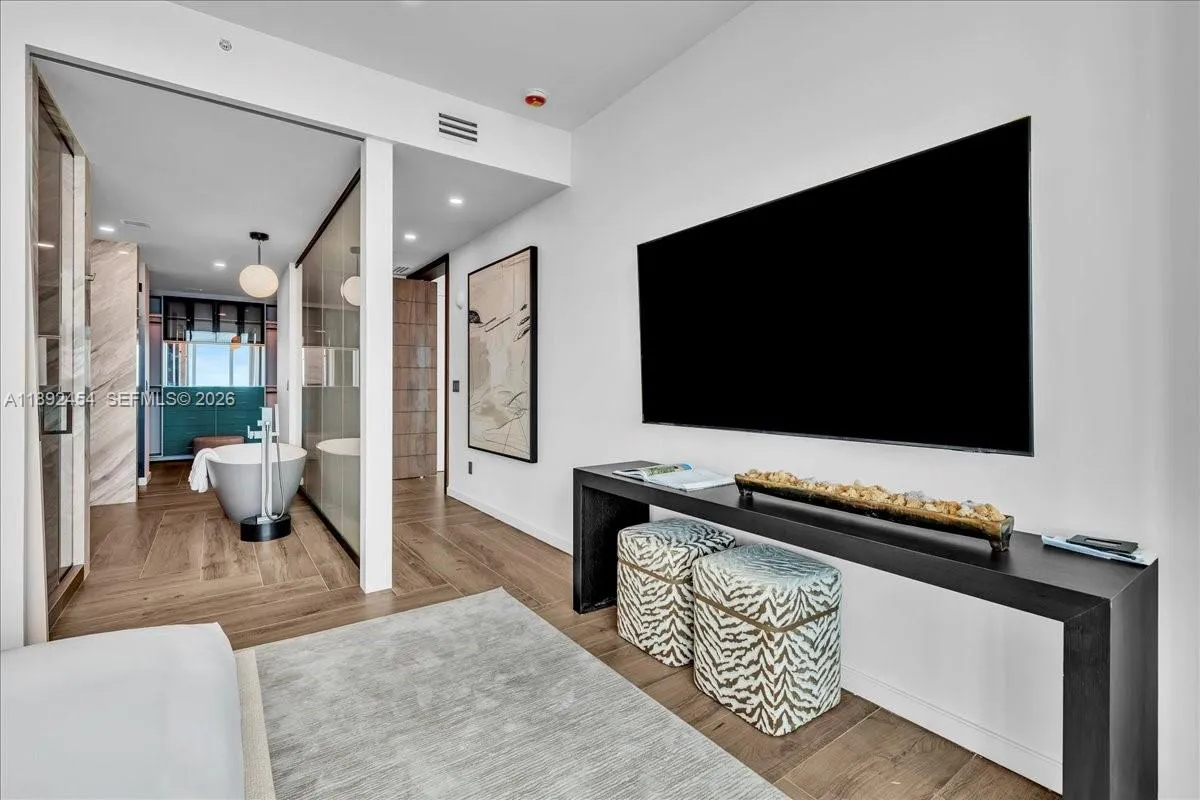 888 Biscayne Blvd Ph 5704, Miami, Florida 33132, Miami, Florida 33132, 3 Bedrooms Bedrooms, ,3 BathroomsBathrooms,Residential,For Sale,888 Biscayne Blvd Ph 5704, Miami, Florida 33132,A11892454