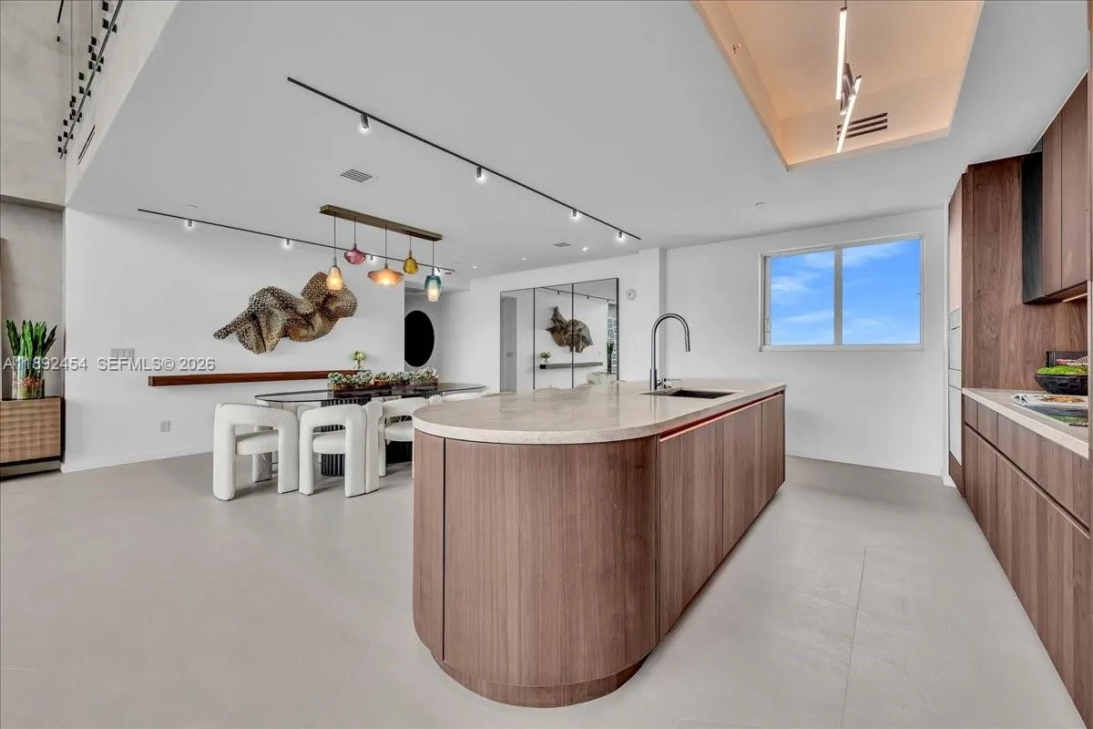 888 Biscayne Blvd Ph 5704, Miami, Florida 33132, Miami, Florida 33132, 3 Bedrooms Bedrooms, ,3 BathroomsBathrooms,Residential,For Sale,888 Biscayne Blvd Ph 5704, Miami, Florida 33132,A11892454