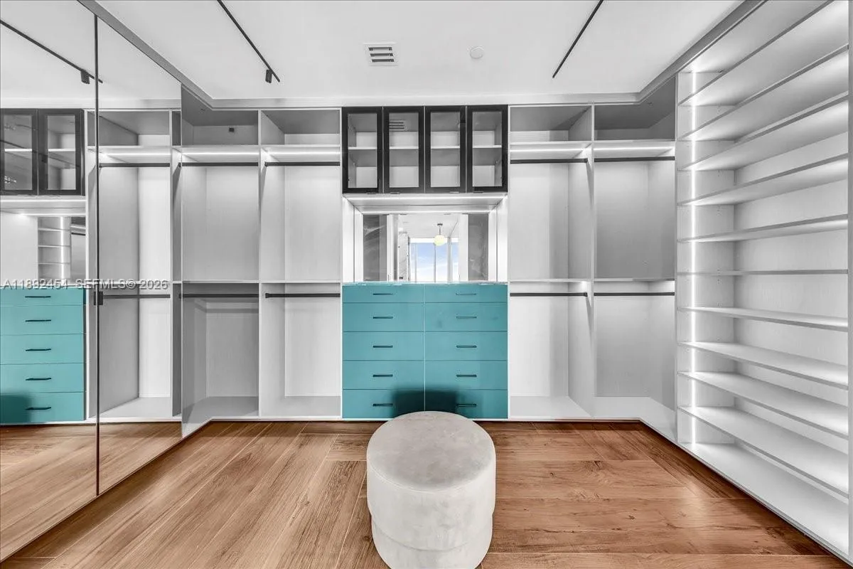 888 Biscayne Blvd Ph 5704, Miami, Florida 33132, Miami, Florida 33132, 3 Bedrooms Bedrooms, ,3 BathroomsBathrooms,Residential,For Sale,888 Biscayne Blvd Ph 5704, Miami, Florida 33132,A11892454