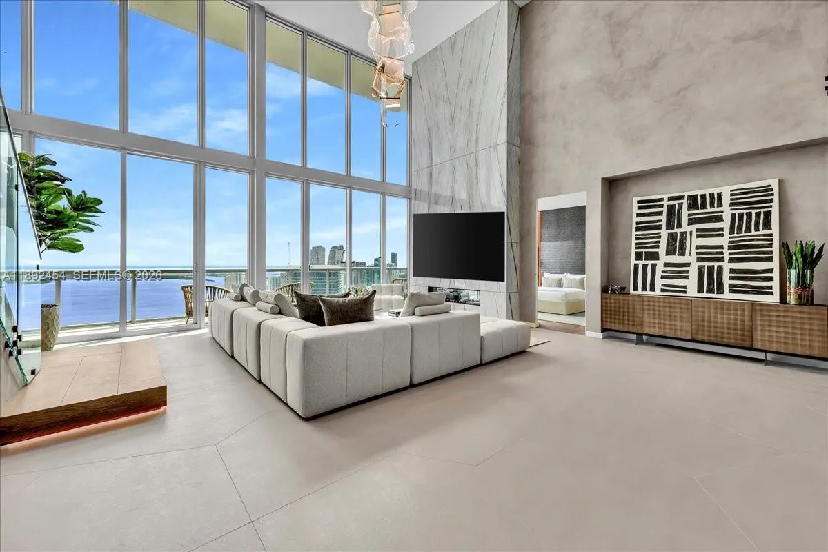 888 Biscayne Blvd Ph 5704, Miami, Florida 33132, Miami, Florida 33132, 3 Bedrooms Bedrooms, ,3 BathroomsBathrooms,Residential,For Sale,888 Biscayne Blvd Ph 5704, Miami, Florida 33132,A11892454