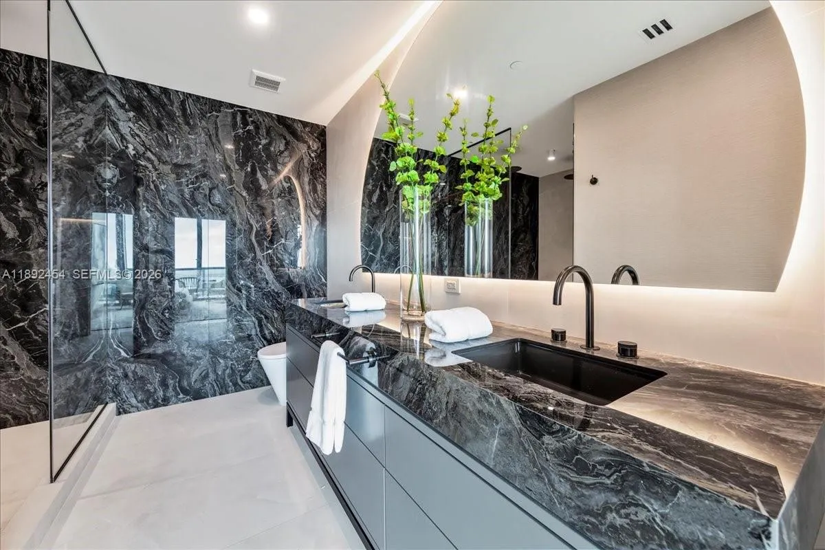 888 Biscayne Blvd Ph 5704, Miami, Florida 33132, Miami, Florida 33132, 3 Bedrooms Bedrooms, ,3 BathroomsBathrooms,Residential,For Sale,888 Biscayne Blvd Ph 5704, Miami, Florida 33132,A11892454