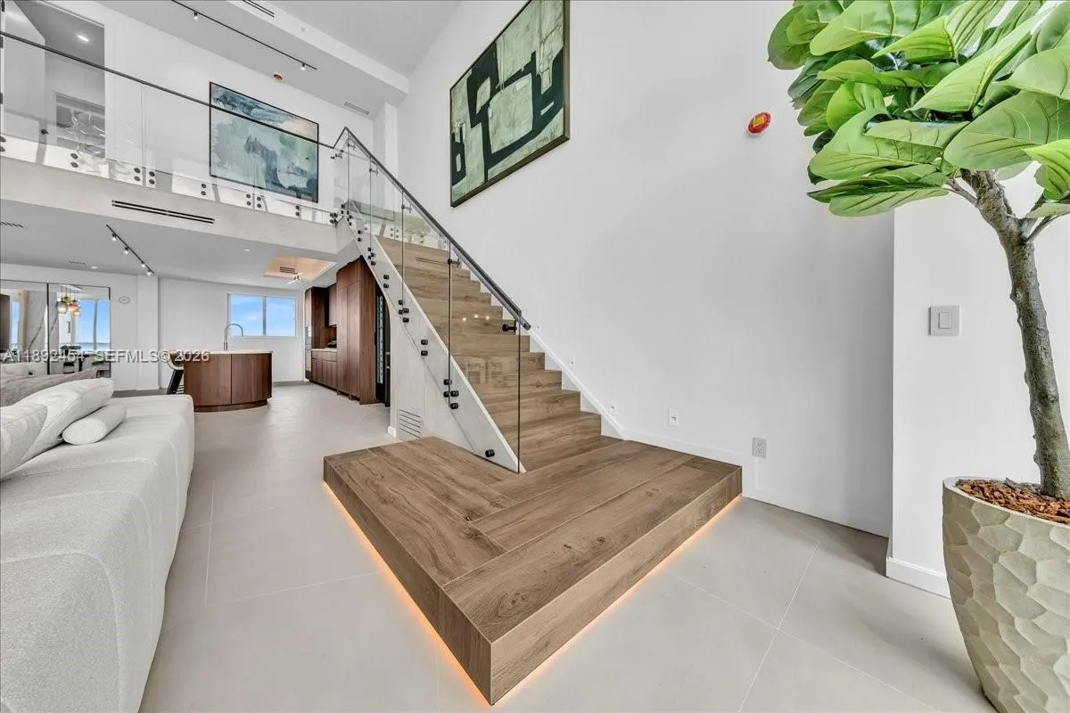 888 Biscayne Blvd Ph 5704, Miami, Florida 33132, Miami, Florida 33132, 3 Bedrooms Bedrooms, ,3 BathroomsBathrooms,Residential,For Sale,888 Biscayne Blvd Ph 5704, Miami, Florida 33132,A11892454