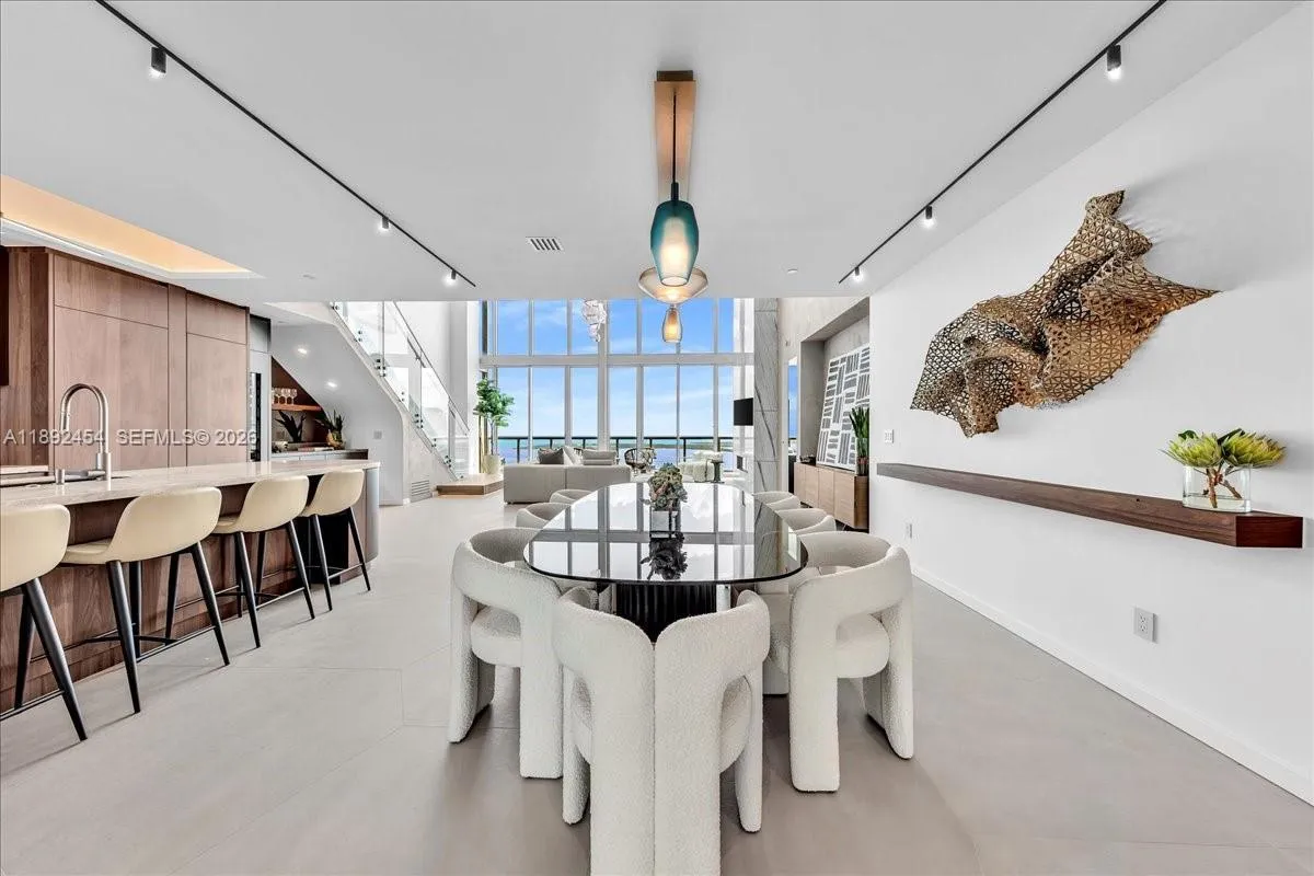 888 Biscayne Blvd Ph 5704, Miami, Florida 33132, Miami, Florida 33132, 3 Bedrooms Bedrooms, ,3 BathroomsBathrooms,Residential,For Sale,888 Biscayne Blvd Ph 5704, Miami, Florida 33132,A11892454