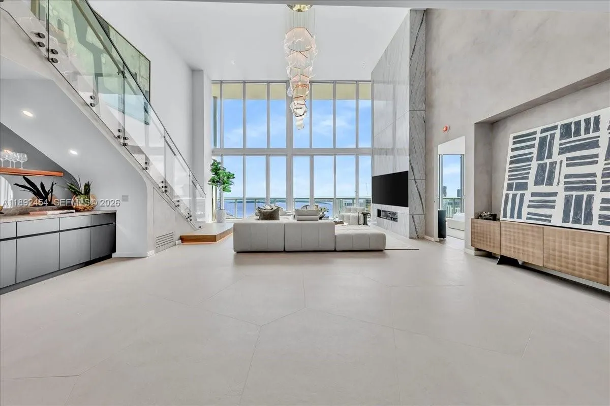 888 Biscayne Blvd Ph 5704, Miami, Florida 33132, Miami, Florida 33132, 3 Bedrooms Bedrooms, ,3 BathroomsBathrooms,Residential,For Sale,888 Biscayne Blvd Ph 5704, Miami, Florida 33132,A11892454