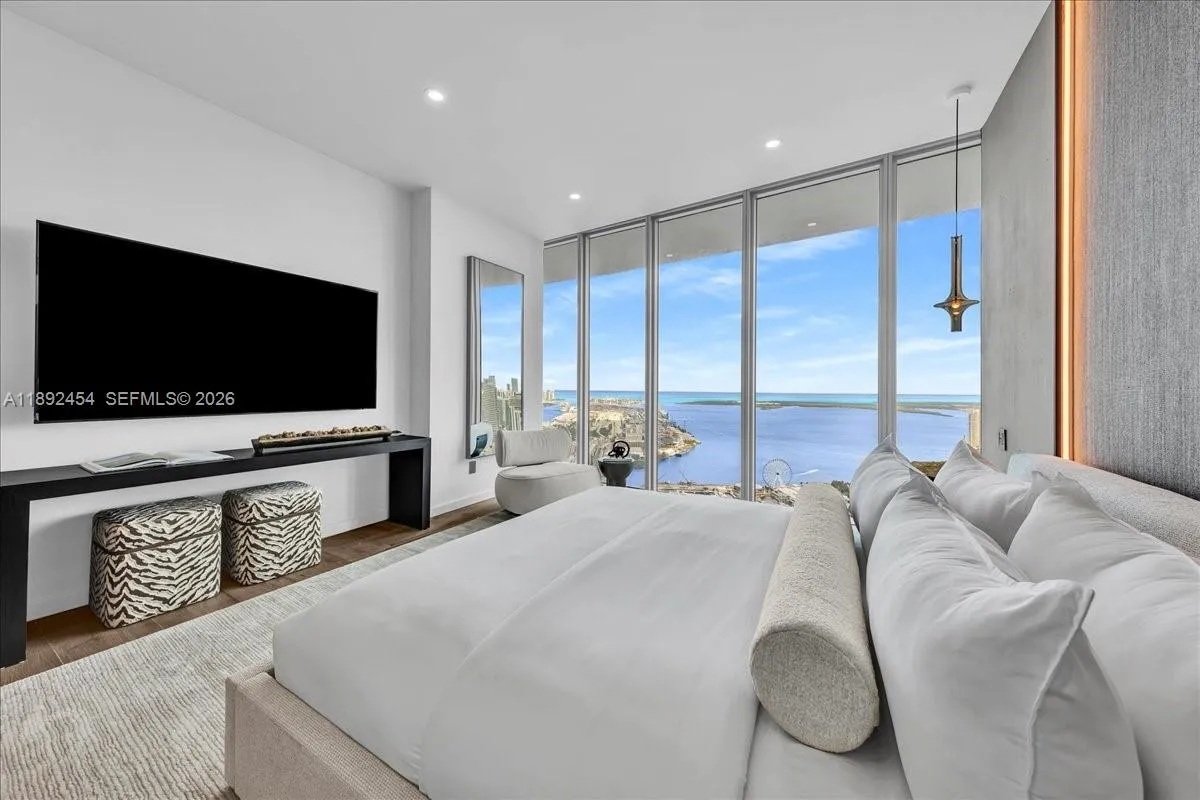 888 Biscayne Blvd Ph 5704, Miami, Florida 33132, Miami, Florida 33132, 3 Bedrooms Bedrooms, ,3 BathroomsBathrooms,Residential,For Sale,888 Biscayne Blvd Ph 5704, Miami, Florida 33132,A11892454