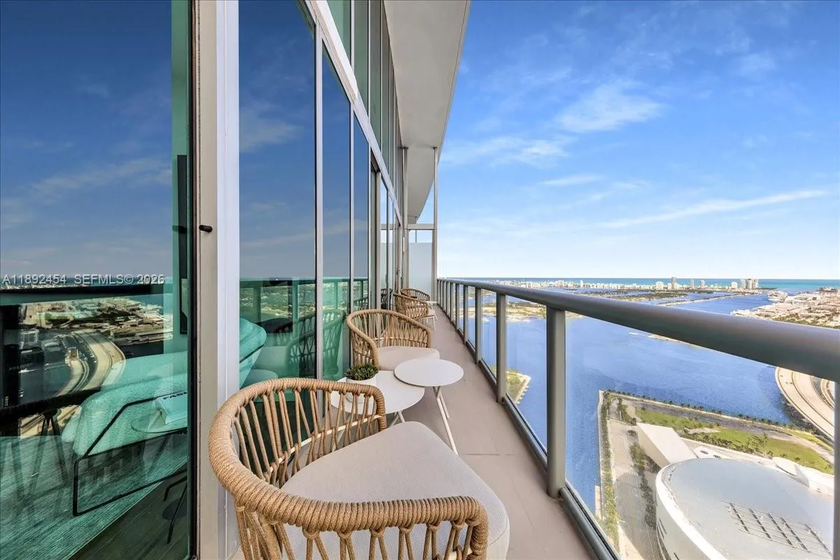 888 Biscayne Blvd Ph 5704, Miami, Florida 33132, Miami, Florida 33132, 3 Bedrooms Bedrooms, ,3 BathroomsBathrooms,Residential,For Sale,888 Biscayne Blvd Ph 5704, Miami, Florida 33132,A11892454