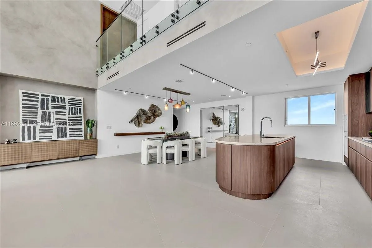 888 Biscayne Blvd Ph 5704, Miami, Florida 33132, Miami, Florida 33132, 3 Bedrooms Bedrooms, ,3 BathroomsBathrooms,Residential,For Sale,888 Biscayne Blvd Ph 5704, Miami, Florida 33132,A11892454