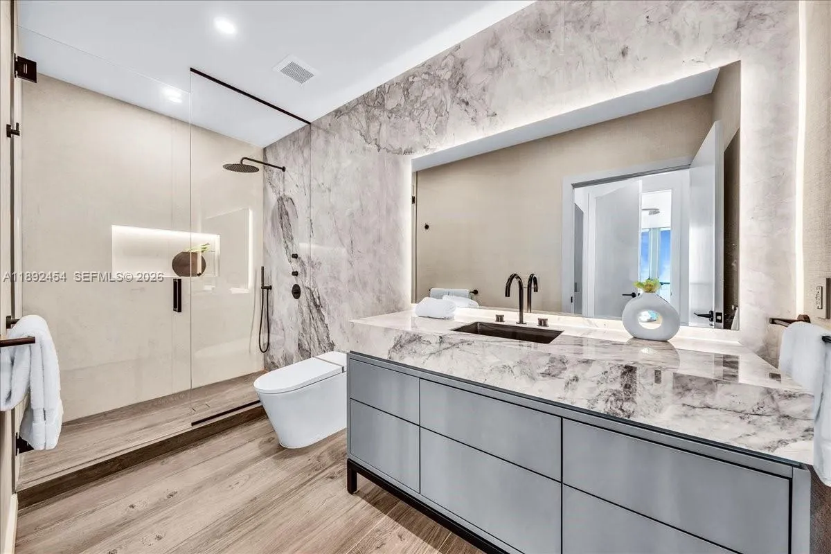 888 Biscayne Blvd Ph 5704, Miami, Florida 33132, Miami, Florida 33132, 3 Bedrooms Bedrooms, ,3 BathroomsBathrooms,Residential,For Sale,888 Biscayne Blvd Ph 5704, Miami, Florida 33132,A11892454