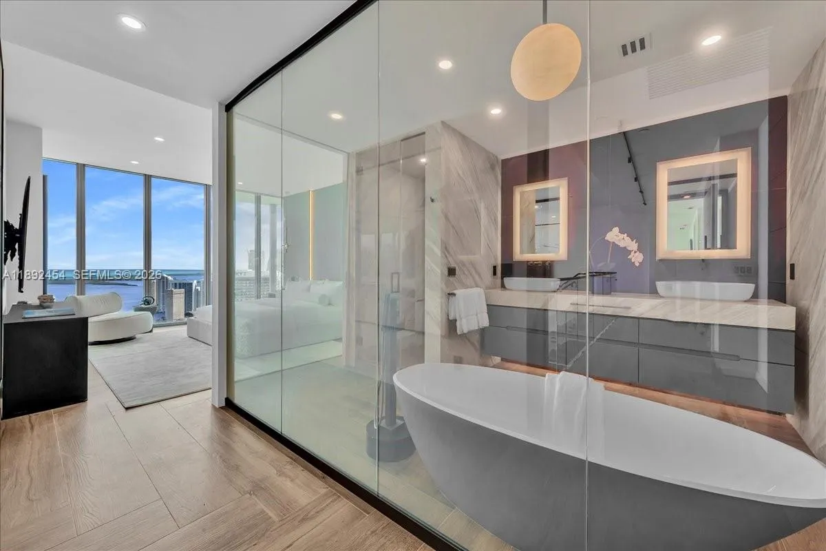 888 Biscayne Blvd Ph 5704, Miami, Florida 33132, Miami, Florida 33132, 3 Bedrooms Bedrooms, ,3 BathroomsBathrooms,Residential,For Sale,888 Biscayne Blvd Ph 5704, Miami, Florida 33132,A11892454