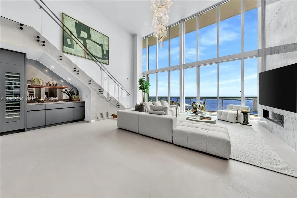 888 Biscayne Blvd Ph 5704, Miami, Florida 33132, Miami, Florida 33132, 3 Bedrooms Bedrooms, ,3 BathroomsBathrooms,Residential,For Sale,888 Biscayne Blvd Ph 5704, Miami, Florida 33132,A11892454