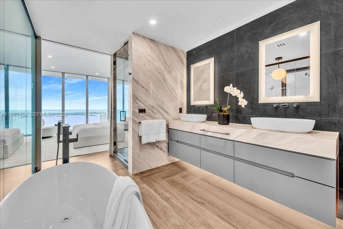 888 Biscayne Blvd Ph 5704, Miami, Florida 33132, Miami, Florida 33132, 3 Bedrooms Bedrooms, ,3 BathroomsBathrooms,Residential,For Sale,888 Biscayne Blvd Ph 5704, Miami, Florida 33132,A11892454