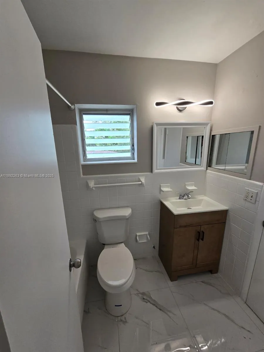 2285 Ne 172nd St, North Miami Beach, Florida 33160, North Miami Beach, Florida 33160, ,Commercial Sale,For Sale,2285 Ne 172nd St, North Miami Beach, Florida 33160,A11892263