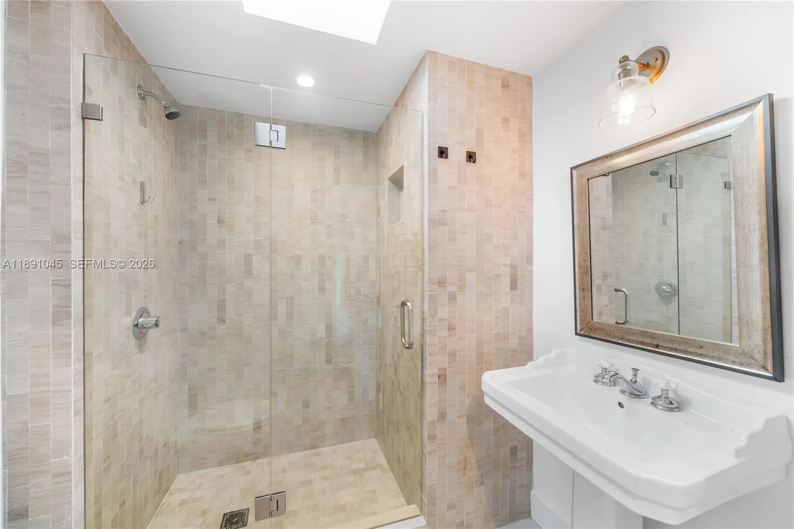 444 W Rivo Alto Dr, Miami Beach, Florida 33139, Miami Beach, Florida 33139, 5 Bedrooms Bedrooms, ,5 BathroomsBathrooms,Residential,For Sale,444 W Rivo Alto Dr, Miami Beach, Florida 33139,A11891045