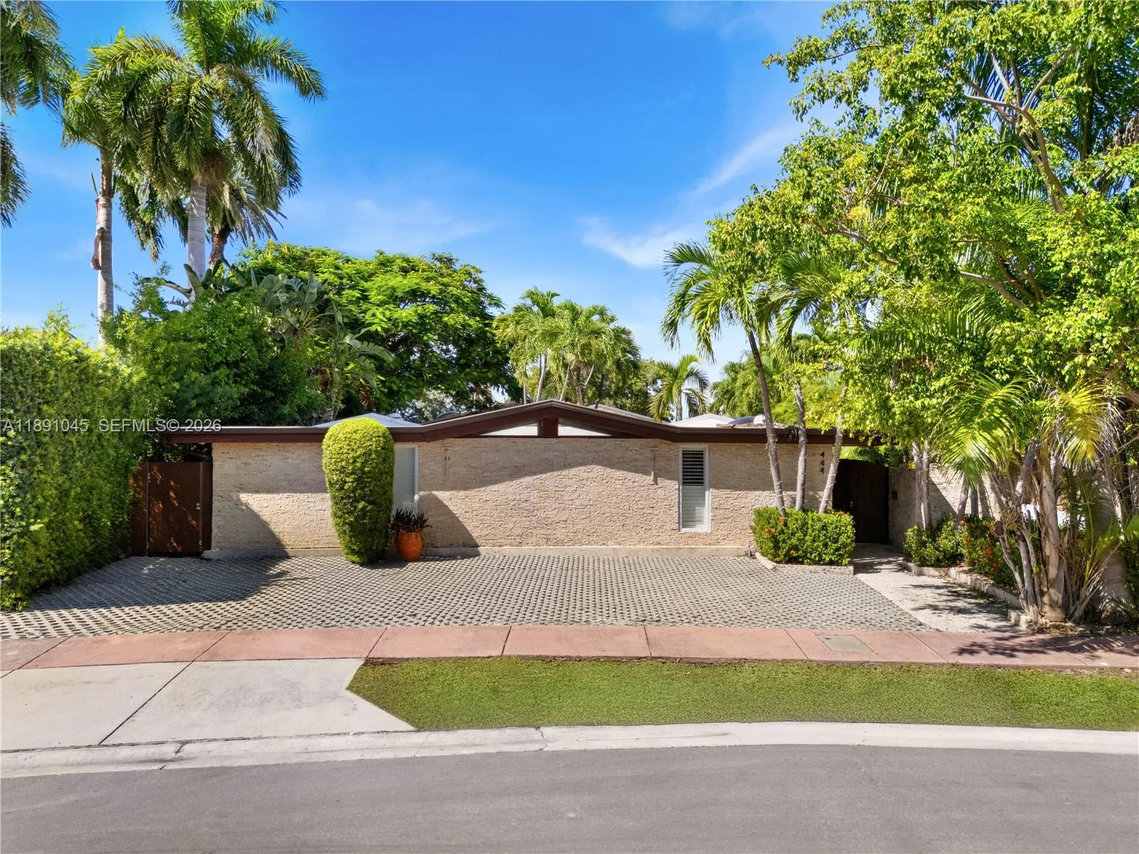 444 W Rivo Alto Dr, Miami Beach, Florida 33139, Miami Beach, Florida 33139, 5 Bedrooms Bedrooms, ,5 BathroomsBathrooms,Residential,For Sale,444 W Rivo Alto Dr, Miami Beach, Florida 33139,A11891045