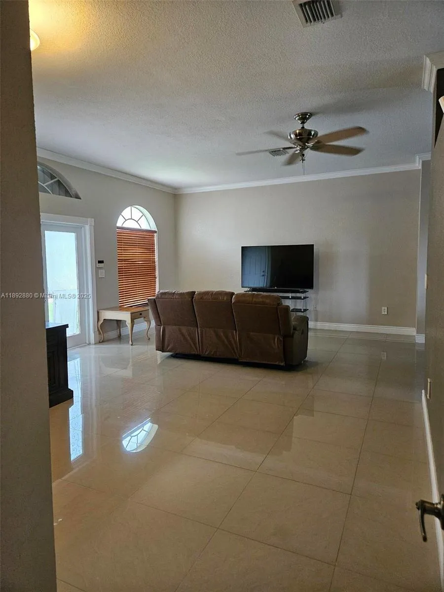 2635 Se 4th Pl, Homestead, Florida 33033, Homestead, Florida 33033, 3 Bedrooms Bedrooms, ,2 BathroomsBathrooms,Residential,For Sale,2635 Se 4th Pl, Homestead, Florida 33033,A11892880