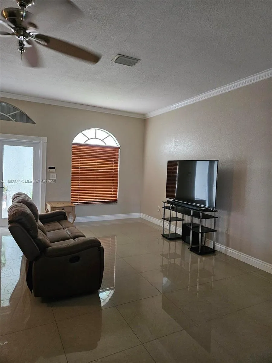 2635 Se 4th Pl, Homestead, Florida 33033, Homestead, Florida 33033, 3 Bedrooms Bedrooms, ,2 BathroomsBathrooms,Residential,For Sale,2635 Se 4th Pl, Homestead, Florida 33033,A11892880