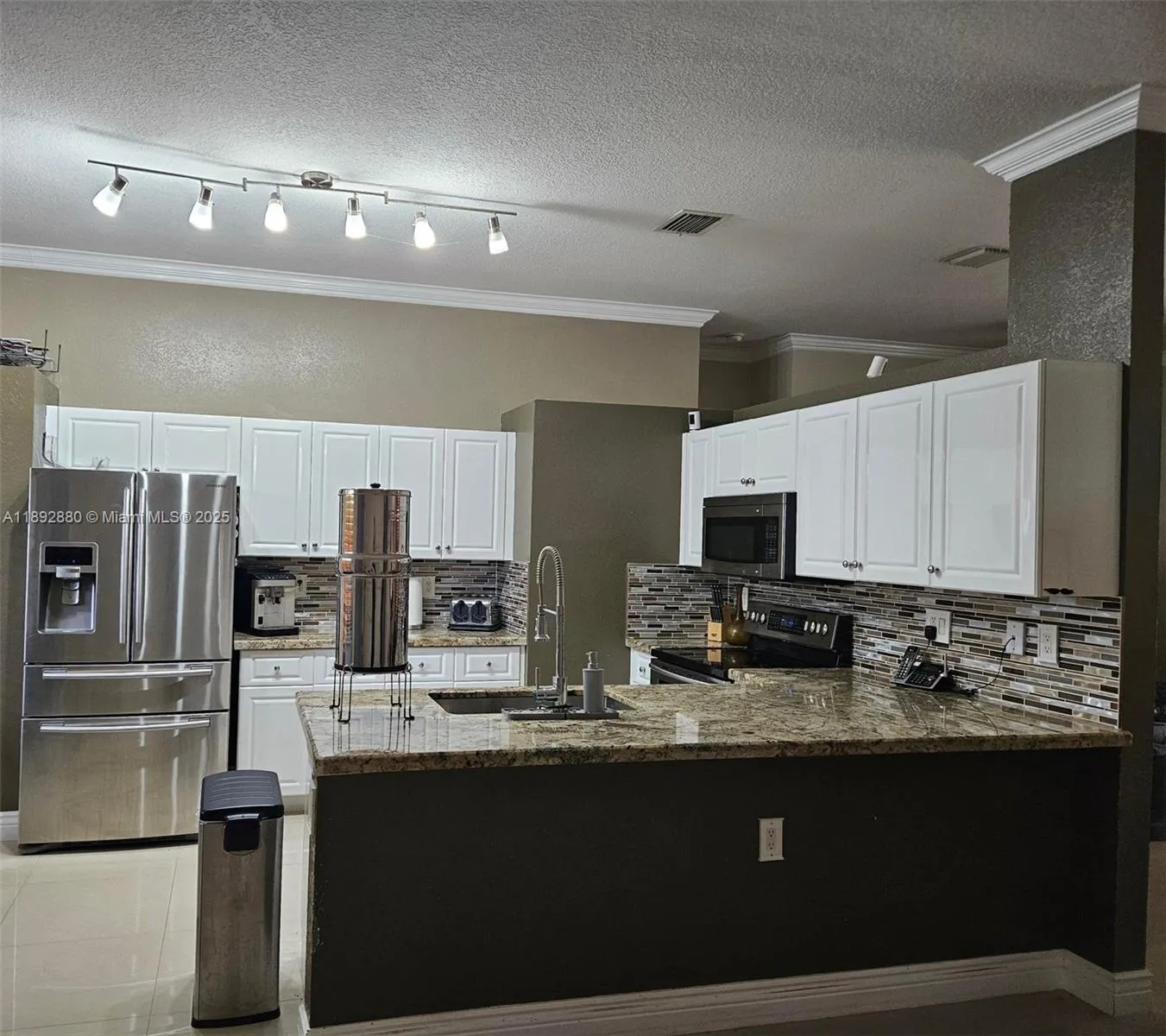 2635 Se 4th Pl, Homestead, Florida 33033, Homestead, Florida 33033, 3 Bedrooms Bedrooms, ,2 BathroomsBathrooms,Residential,For Sale,2635 Se 4th Pl, Homestead, Florida 33033,A11892880