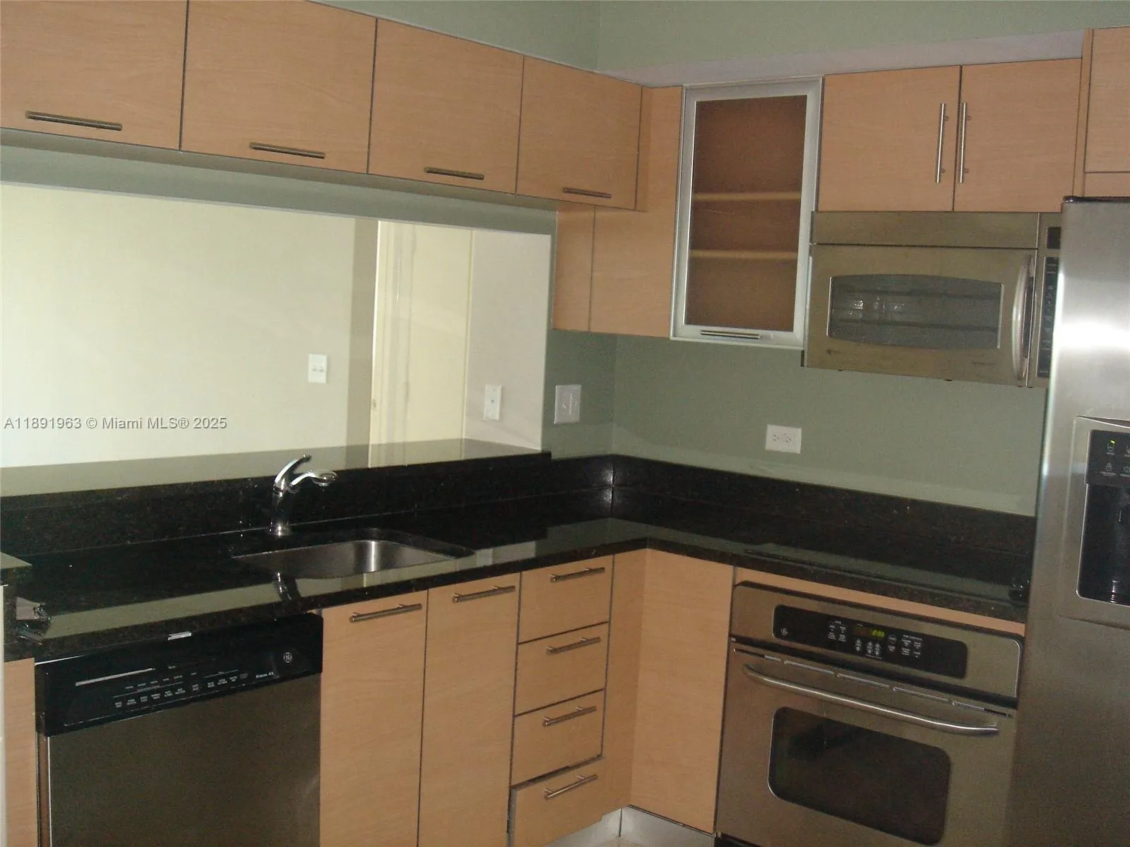 31 Se 5 1210, Miami, Florida 33131, Miami, Florida 33131, 2 Bedrooms Bedrooms, ,2 BathroomsBathrooms,Residential Lease,For Rent,31 Se 5 1210, Miami, Florida 33131,A11891963