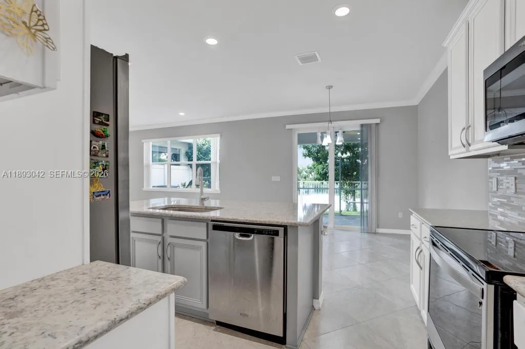 1422 Silk Oak Dr, Hollywood, Florida 33021, Hollywood, Florida 33021, 3 Bedrooms Bedrooms, ,2 BathroomsBathrooms,Residential,For Sale,1422 Silk Oak Dr, Hollywood, Florida 33021,A11893042