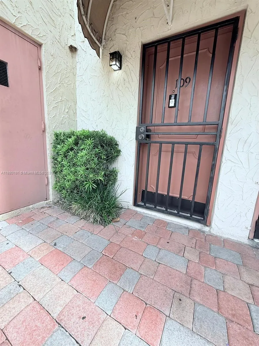 300 Nw 42nd Ave 109, Miami, Florida 33126, Miami, Florida 33126, 1 Bedroom Bedrooms, ,1 BathroomBathrooms,Residential Lease,For Rent,300 Nw 42nd Ave 109, Miami, Florida 33126,A11893181