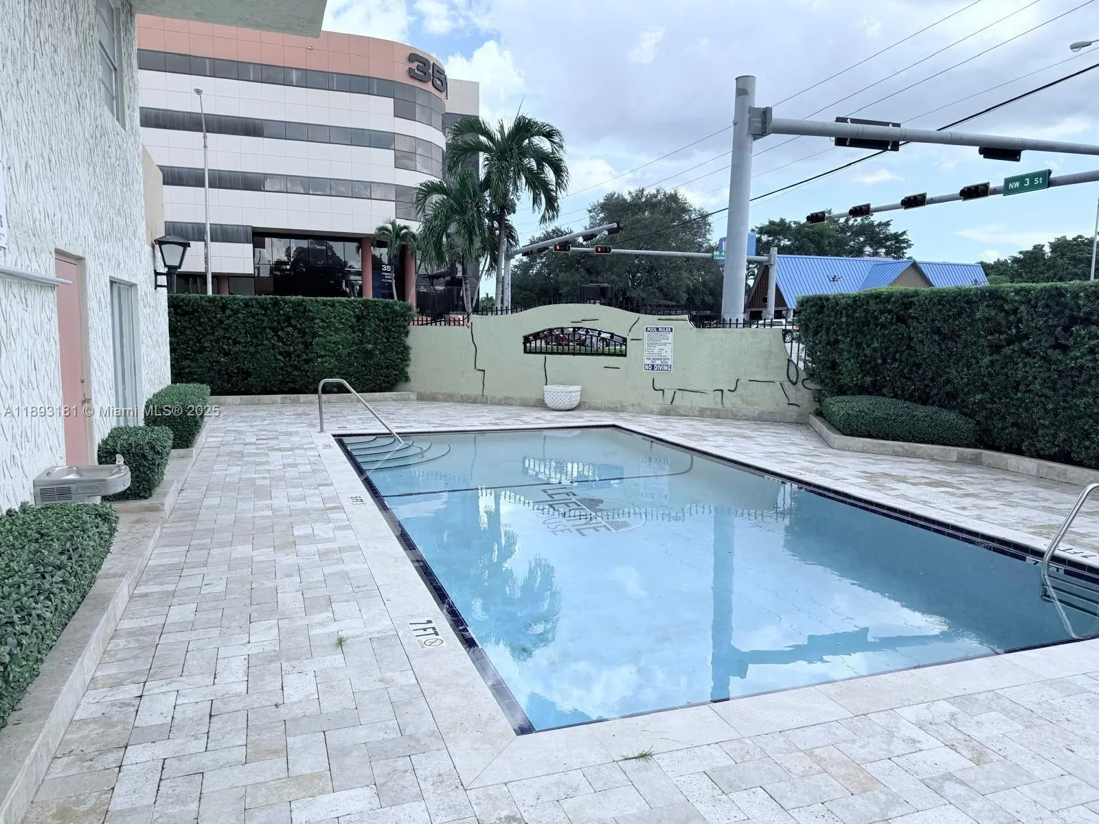 300 Nw 42nd Ave 109, Miami, Florida 33126, Miami, Florida 33126, 1 Bedroom Bedrooms, ,1 BathroomBathrooms,Residential Lease,For Rent,300 Nw 42nd Ave 109, Miami, Florida 33126,A11893181