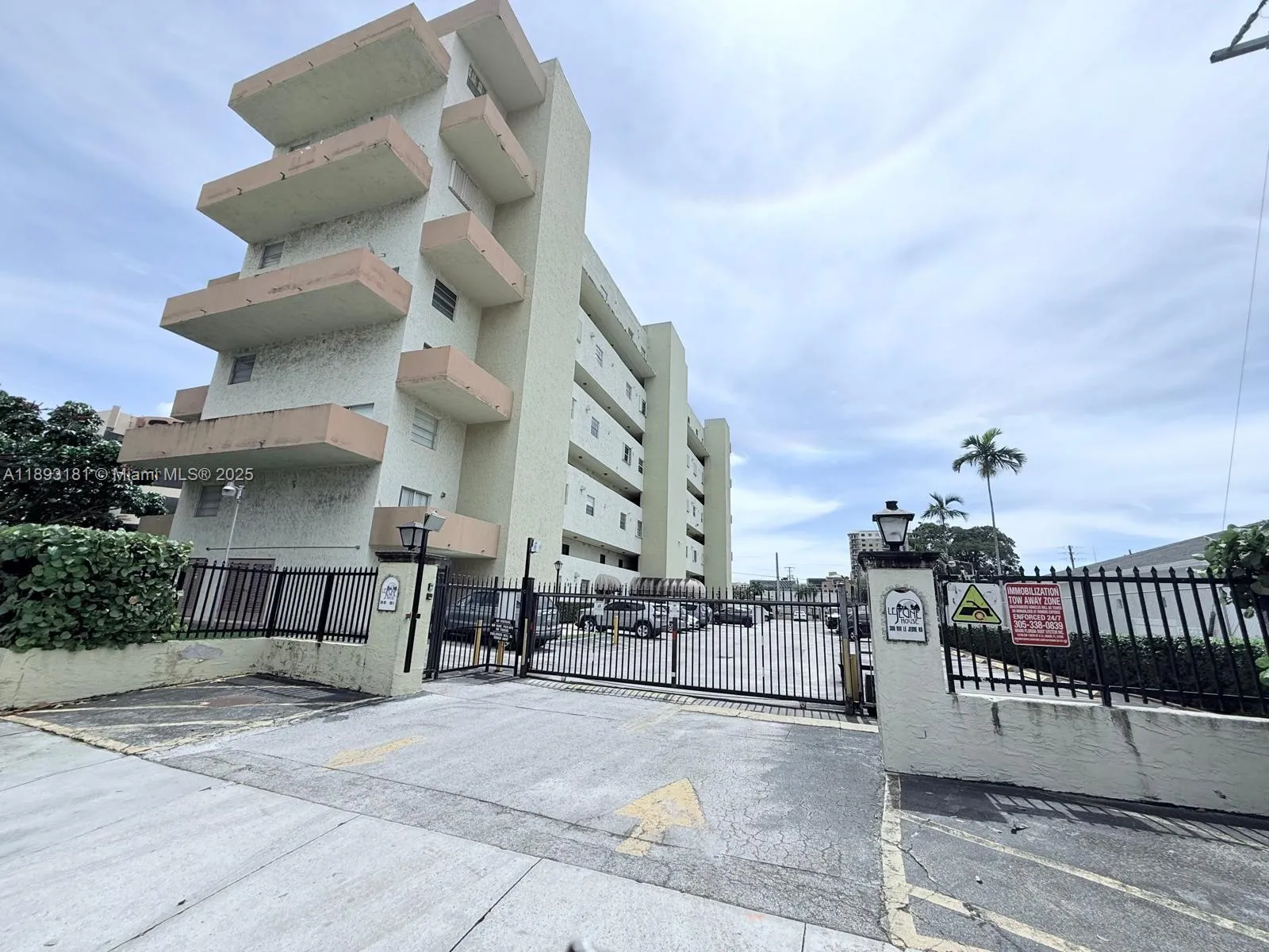 300 Nw 42nd Ave 109, Miami, Florida 33126, Miami, Florida 33126, 1 Bedroom Bedrooms, ,1 BathroomBathrooms,Residential Lease,For Rent,300 Nw 42nd Ave 109, Miami, Florida 33126,A11893181