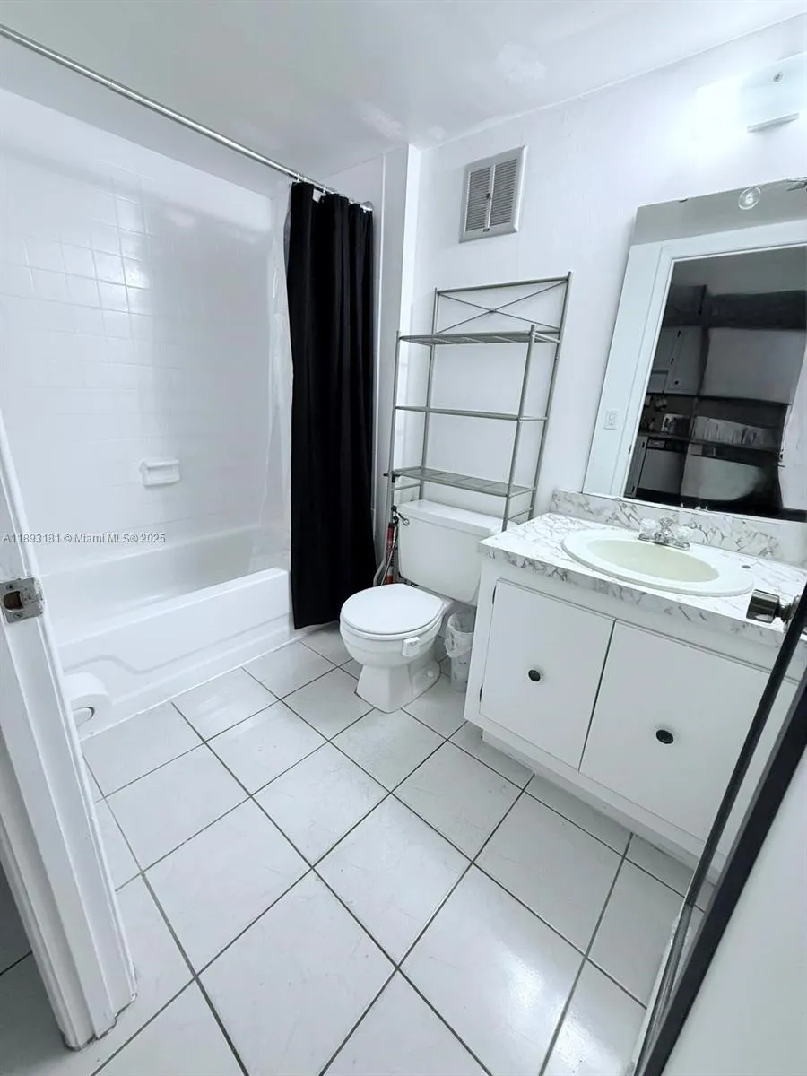 300 Nw 42nd Ave 109, Miami, Florida 33126, Miami, Florida 33126, 1 Bedroom Bedrooms, ,1 BathroomBathrooms,Residential Lease,For Rent,300 Nw 42nd Ave 109, Miami, Florida 33126,A11893181
