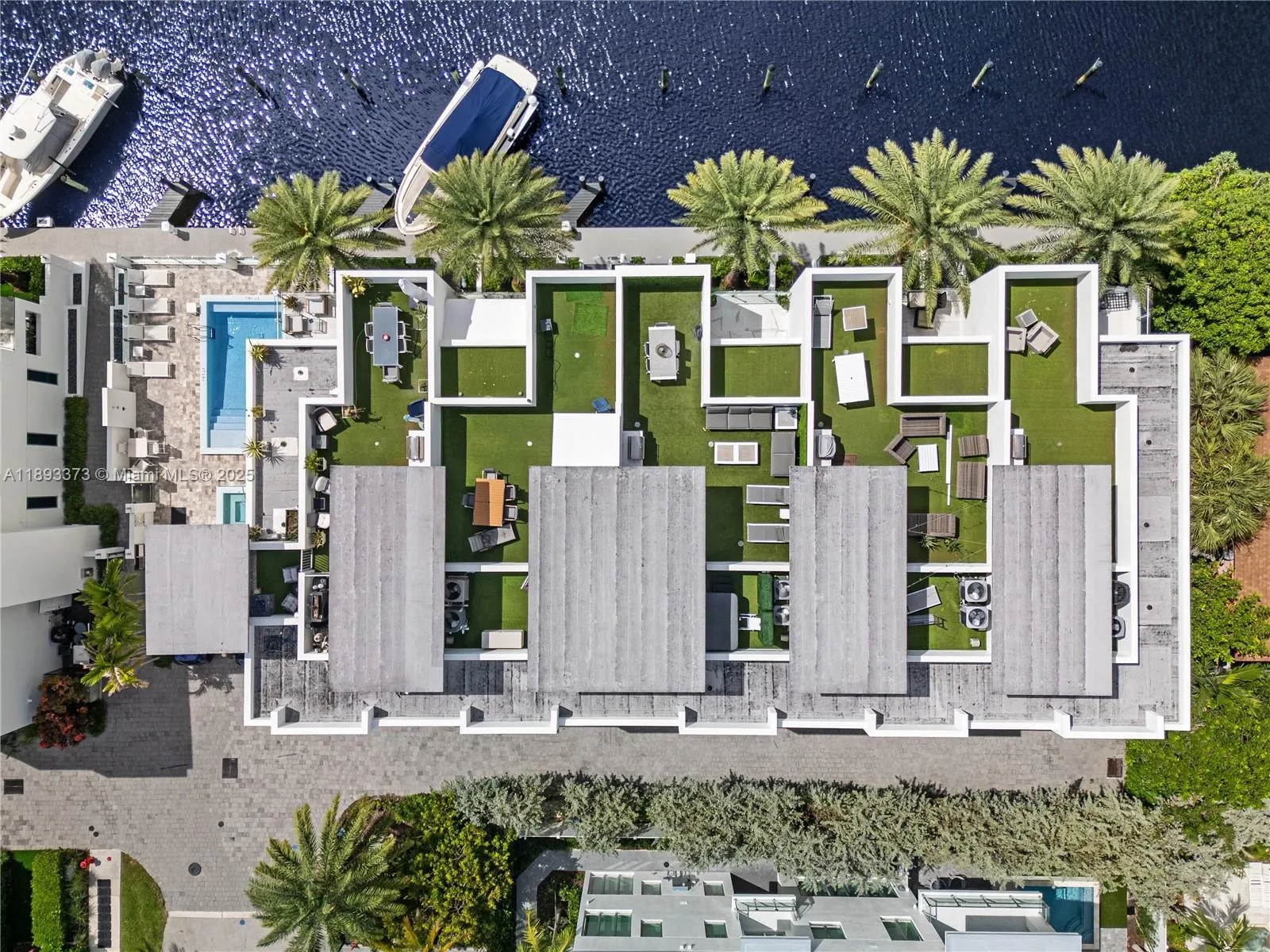 259 Shore Ct, Lauderdale By The Sea, Florida 33308, Lauderdale By The Sea, Florida 33308, 4 Bedrooms Bedrooms, ,4 BathroomsBathrooms,Residential,For Sale,259 Shore Ct, Lauderdale By The Sea, Florida 33308,A11893373