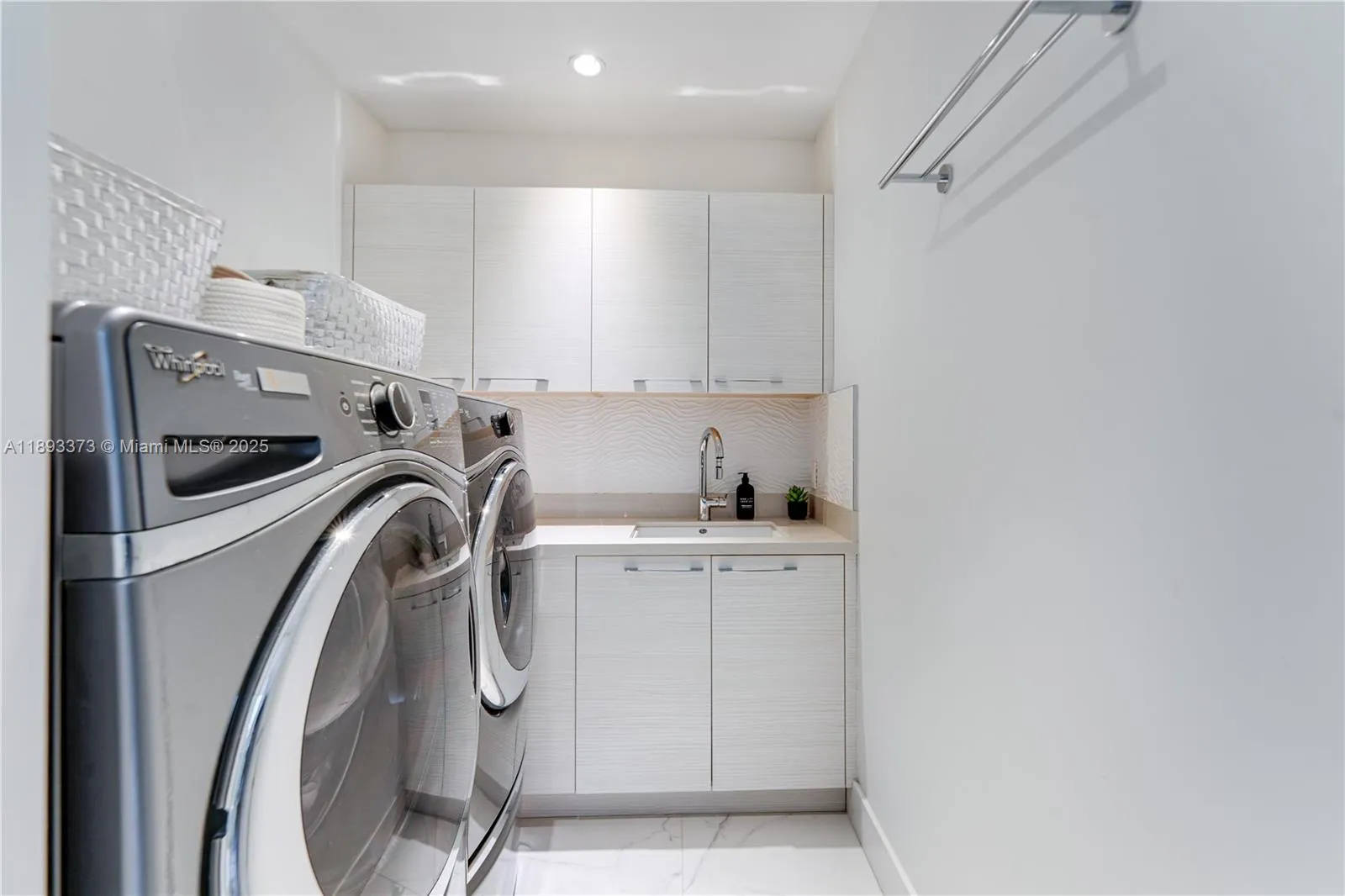 259 Shore Ct, Lauderdale By The Sea, Florida 33308, Lauderdale By The Sea, Florida 33308, 4 Bedrooms Bedrooms, ,4 BathroomsBathrooms,Residential,For Sale,259 Shore Ct, Lauderdale By The Sea, Florida 33308,A11893373