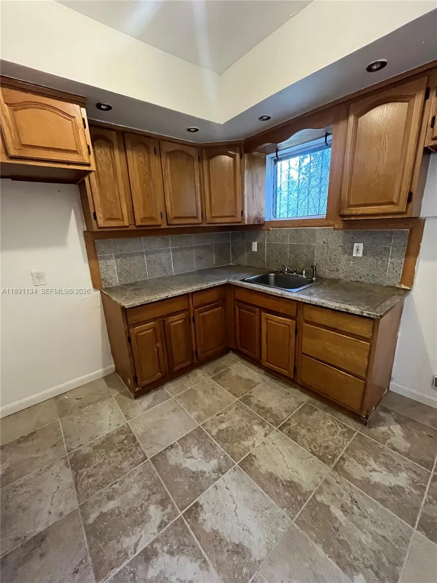 1043 Nw 75th St, Miami, Florida 33150, Miami, Florida 33150, 2 Bedrooms Bedrooms, ,1 BathroomBathrooms,Residential,For Sale,1043 Nw 75th St, Miami, Florida 33150,A11891134